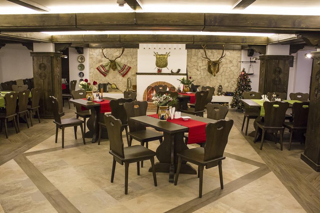 Hotel Cornul Vanatorului Piteşti Buitenkant foto