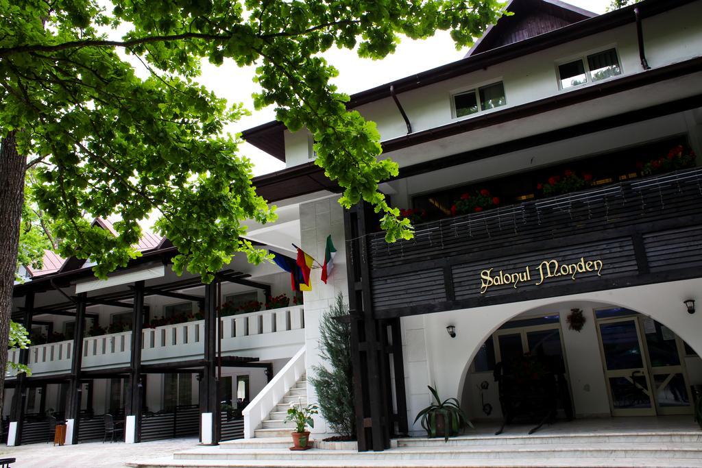 Hotel Cornul Vanatorului Piteşti Buitenkant foto