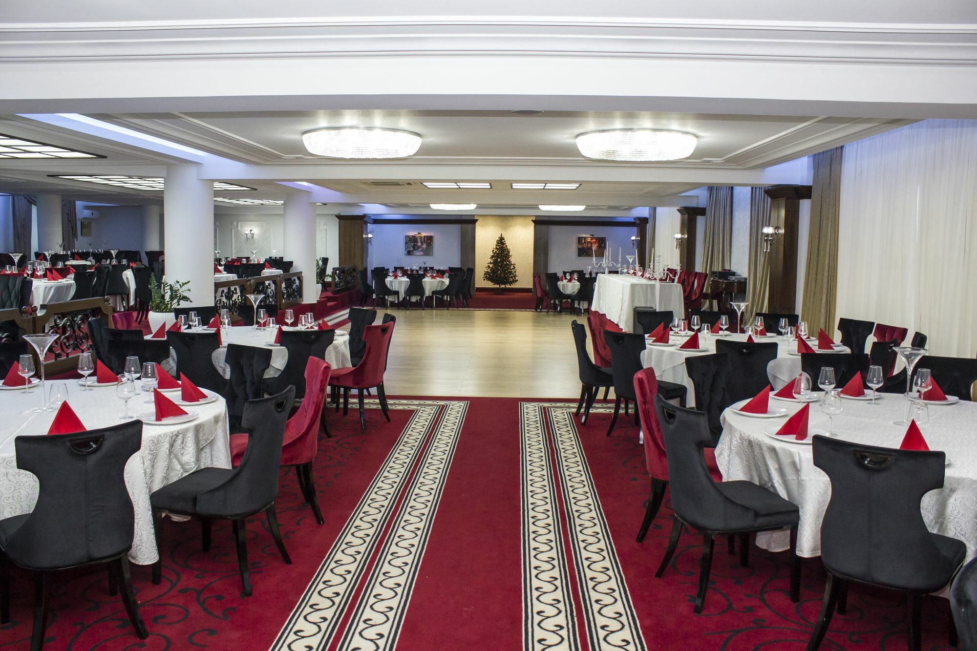 Hotel Cornul Vanatorului Piteşti Buitenkant foto